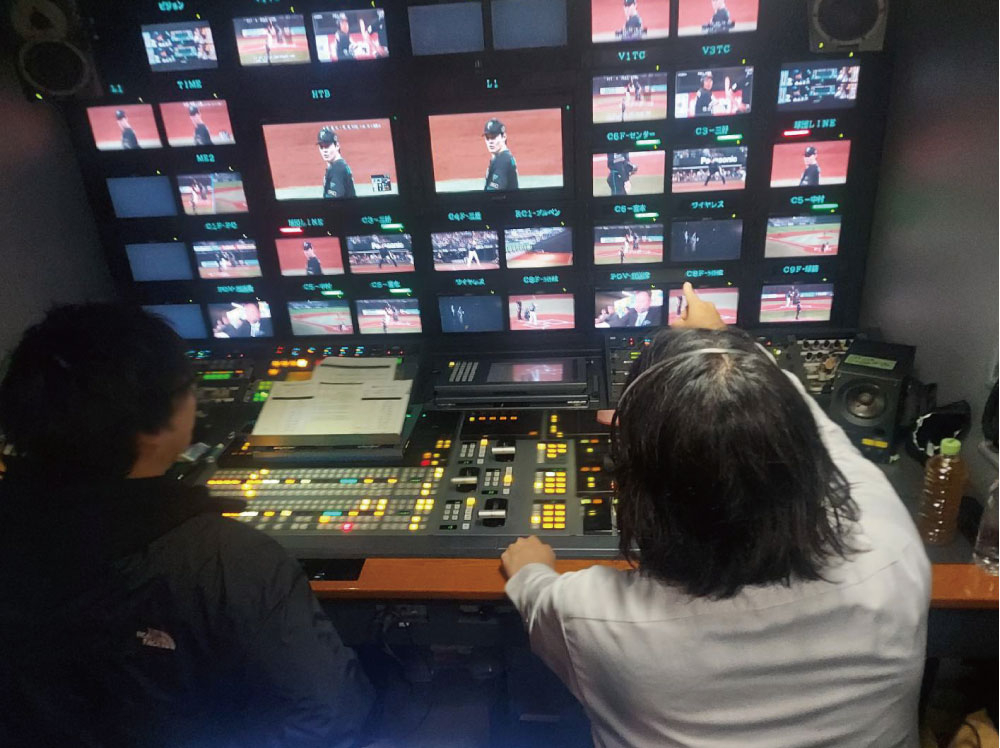 テレビの裏側