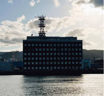 よみもの「1面記事を書いた日 かみしめたパンケーキ」の見出し画像です